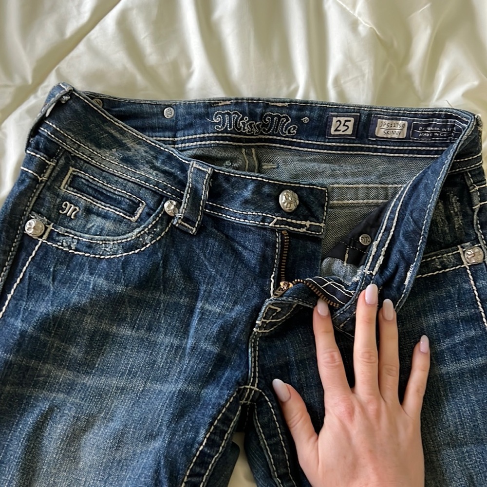 Miss Me Skinny Jeans with bedazzled back pockets, size 25
